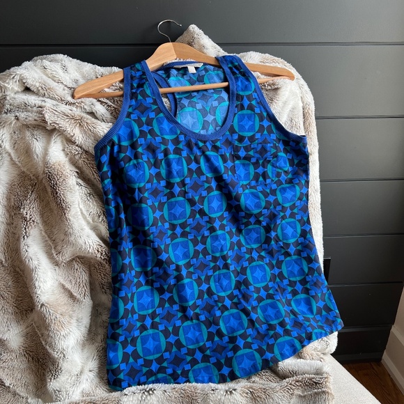 $8 when you bundled - Banana Republic Blue Camisole - Bundle Discount - Picture 1 of 3